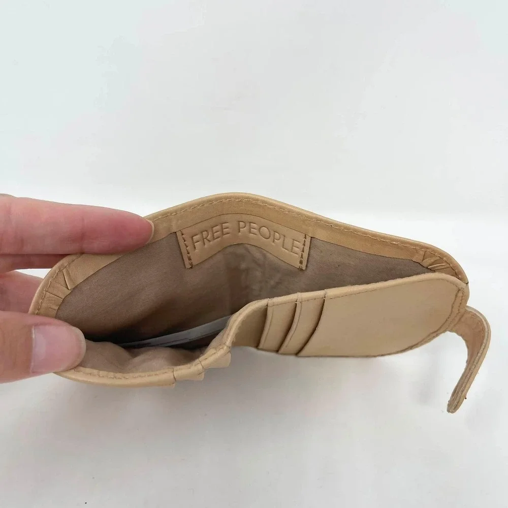 Free People Pulito Pocket Fold Wallet Beige Tan Leather Dome Minimalist Mini